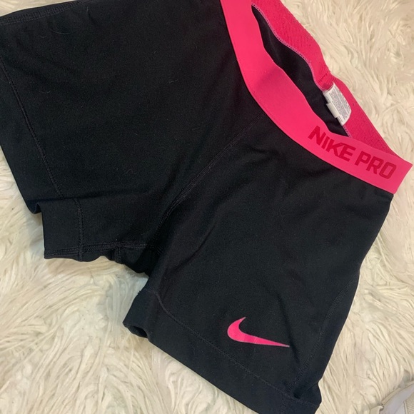 Nike Pants - Nike pros 💗 Nike Pants - Nike pros 💗